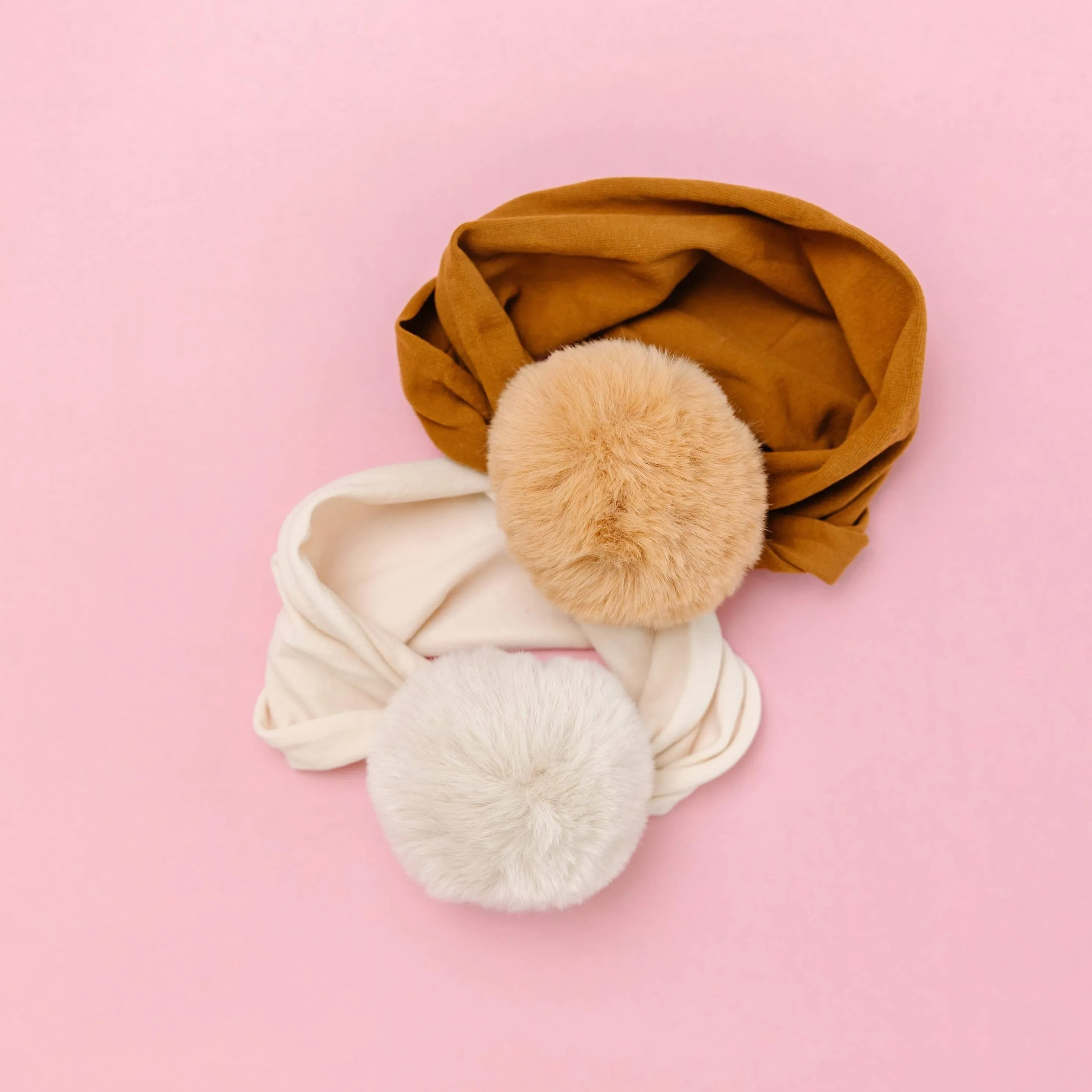 LUXE FUR POM: camel