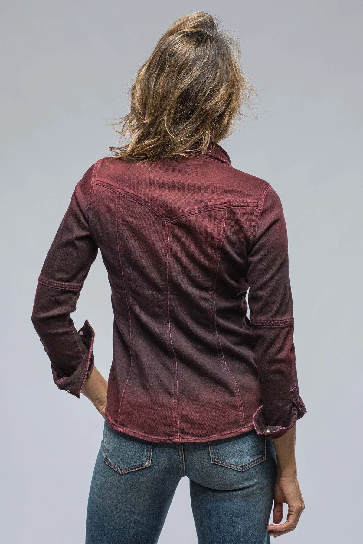 Maddi Fitted Western Snap Shirt In Bordeaux Over Dye