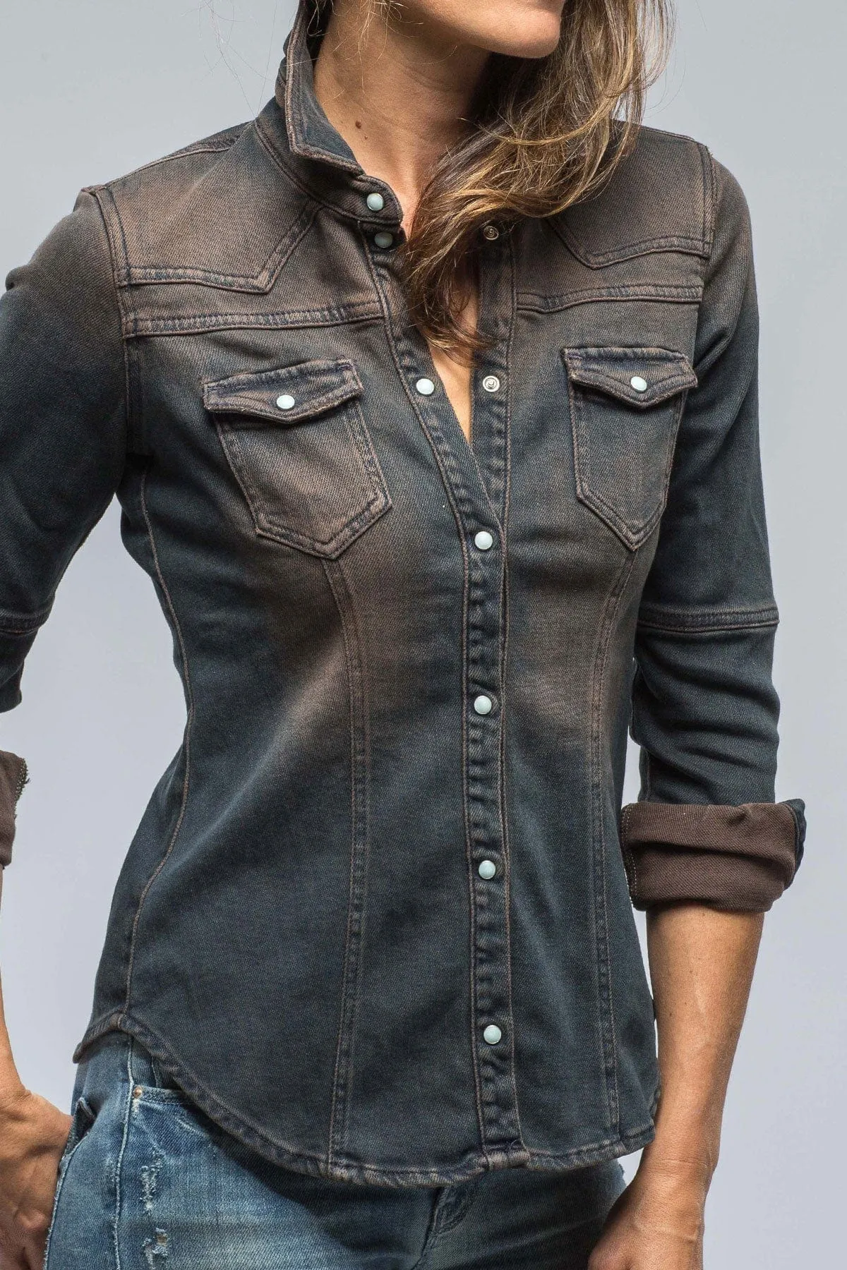 Maddi Fitted Western Snap Shirt In Brown Over Dye